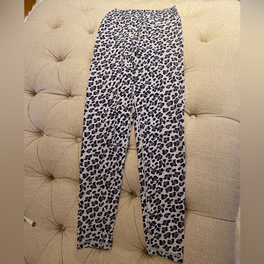 Aerie crossover waist snow leopard leggings, size small